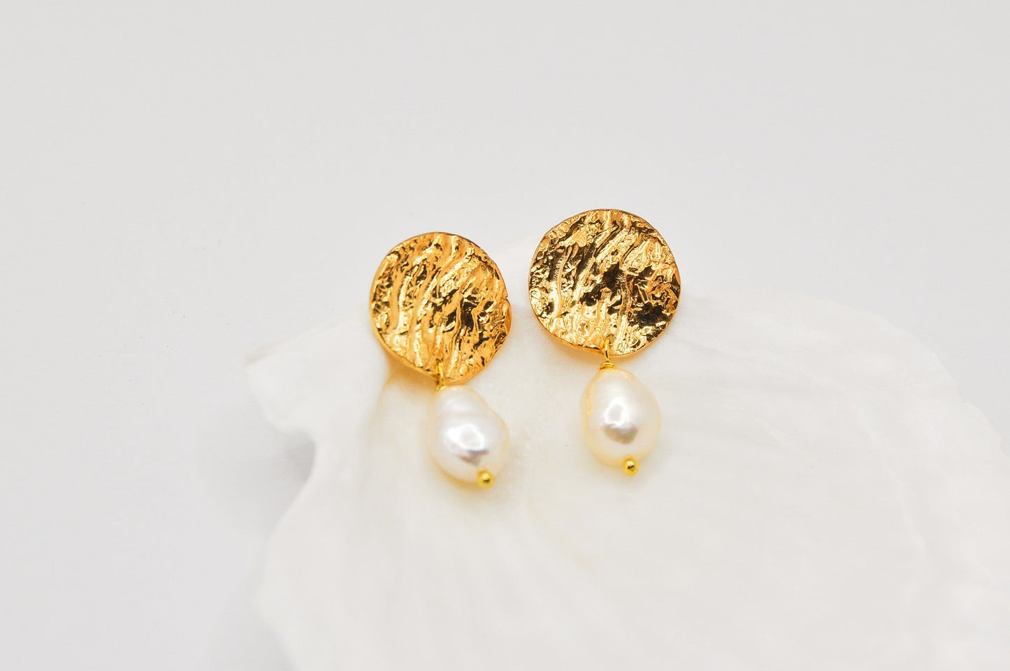 A'mmare Jewelry - Ostrica Drop Earrings Gold Plated