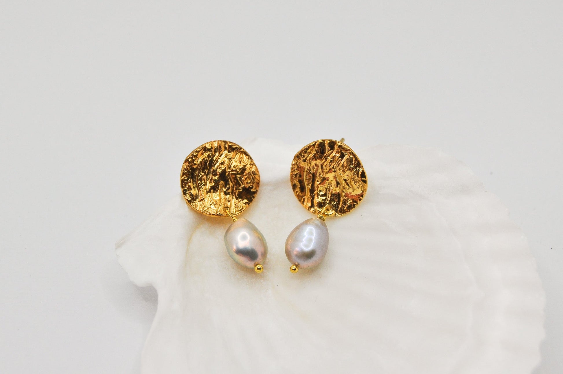 A'mmare Jewelry - Ostrica Drop Earrings Gold Plated