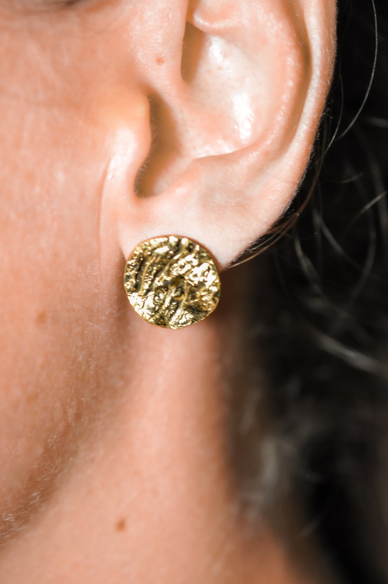 A'mmare Jewelry - Ostrica Stud Earrings Gold Plated